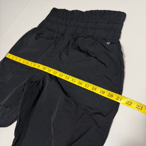 FREE PEOPLE Movement Way Home Jogger in Black - Picture 10 of 13